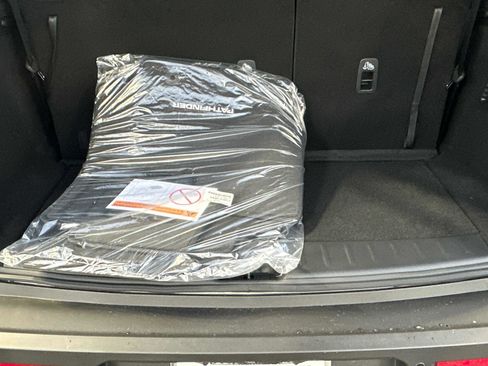 New 2025 Nissan Pathfinder SV w/ SV Premium Package image 17