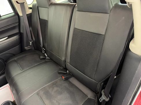 Used 2017 Jeep Compass Latitude AWD/4WD image 30