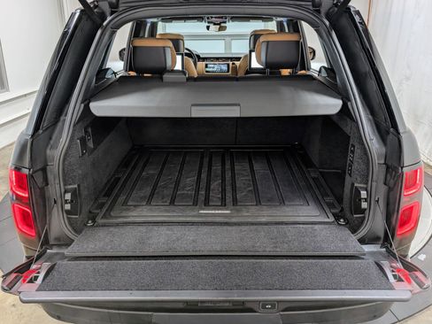 Used 2021 Land Rover Range Rover Autobiography Fifty Edition image 31