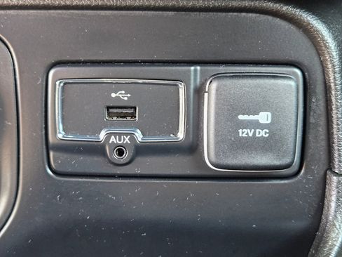 Used 2017 Jeep Renegade Sport w/ Power & Air Group image 24