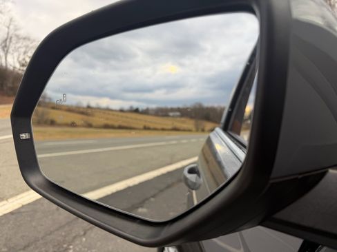 Used 2021 Volkswagen Atlas Cross Sport SE w/ Panoramic Sunroof Package image 11