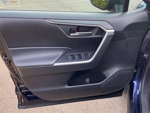 Used 2023 Toyota RAV4 XLE image 12