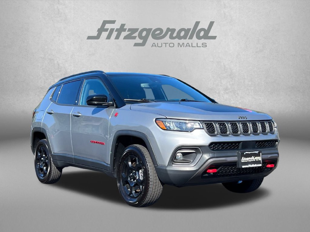 Used 2024 Jeep Compass Trailhawk AWD/4WD image 1