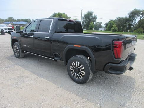 New 2026 GMC Sierra 2500 Denali Ultimate AWD/4WD image 7