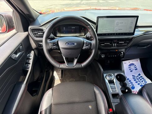 Used 2024 Ford Escape ST-Line w/ Tech Pack #1 AWD/4WD image 15