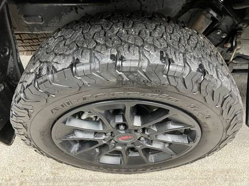 Used 2025 Toyota Tundra Limited w/ TRD Off-Road Package AWD/4WD image 16