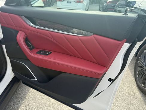 Used 2022 Maserati Levante Modena image 27