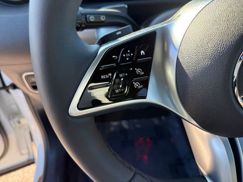 New 2026 Mercedes-Benz GLB 250 4MATIC image 18