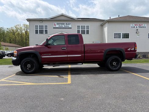 Used 2004 GMC Sierra 2500 SLE w/ Skid Plate Package AWD/4WD image 1