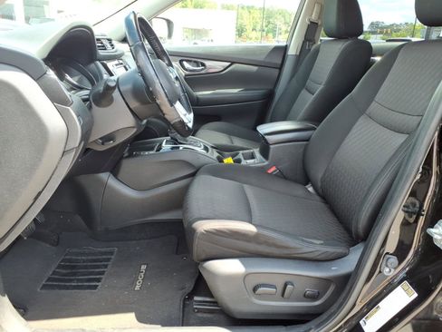 Used 2020 Nissan Rogue SV w/ Premium Package AWD/4WD image 3