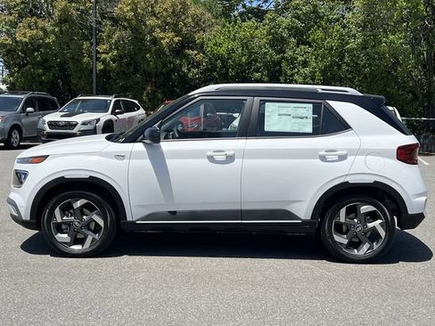 New 2026 Hyundai Venue SEL FWD image 10