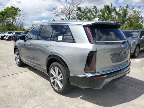 New 2026 Cadillac Vistiq Luxury image 2