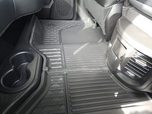 Used 2025 RAM 2500 Tradesman w/ Chrome Appearance Group image 10