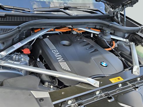 New 2026 BMW X5 xDrive50e w/ Executive Package image 28