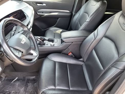 Used 2024 Cadillac XT4 Premium Luxury FWD image 23