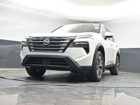 Used 2023 Nissan Rogue SV image 9