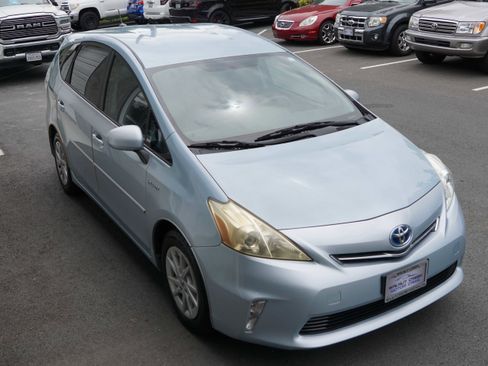 Used 2012 Toyota Prius V Three FWD image 8