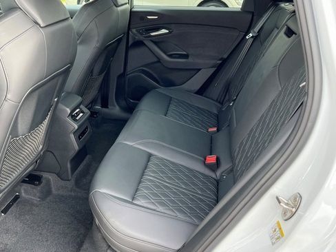 Certified 2025 Audi SQ6 e-tron Prestige w/ Black Optic Package image 19