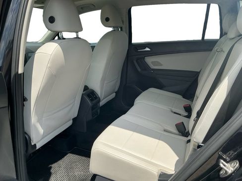 Used 2020 Volkswagen Tiguan SE w/ Panoramic Sunroof Package AWD/4WD image 22