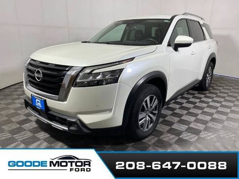Used 2022 Nissan Pathfinder SL w/ Cargo Package AWD/4WD image 4