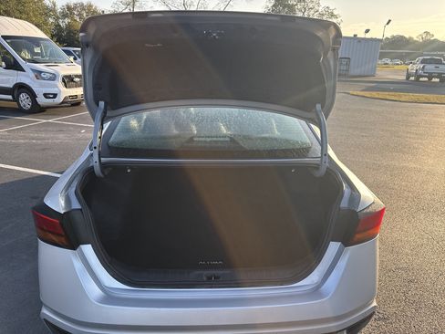Used 2024 Nissan Altima 2.5 S image 28