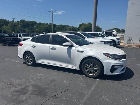 Used 2019 Kia Optima LX image 2