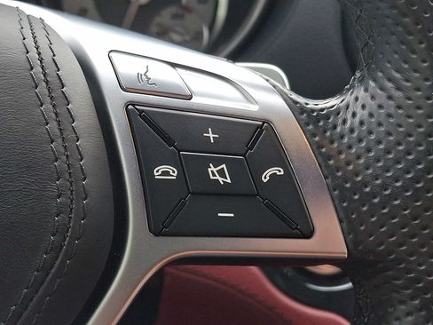 Used 2014 Mercedes-Benz SL 550 image 18