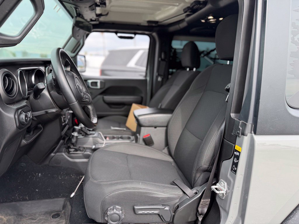 Used 2022 Jeep Wrangler Sport AWD/4WD image 4