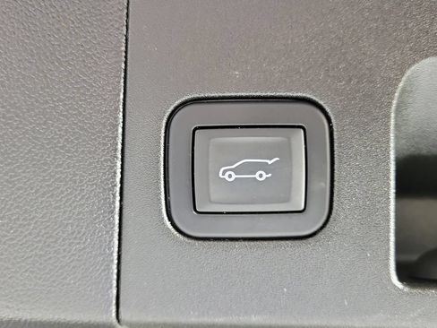 Certified 2025 Cadillac XT5 Premium Luxury AWD/4WD image 10