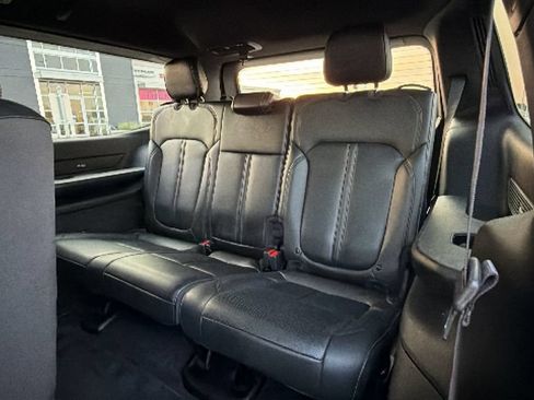 Used 2023 Jeep Wagoneer 4WD image 24