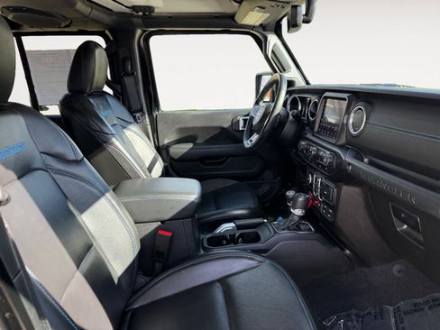 Used 2022 Jeep Wrangler Unlimited Rubicon 4xe w/ Cold Weather Group image 15