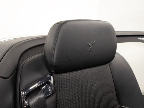 Used 2019 Rolls-Royce Dawn RWD image 77