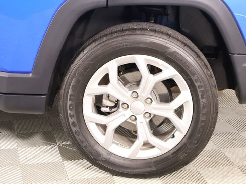 Used 2024 Jeep Compass Sport image 17