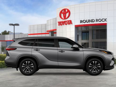 New 2026 Toyota Highlander XLE AWD/4WD image 12