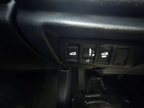 Used 2023 Subaru Outback Premium AWD/4WD image 30