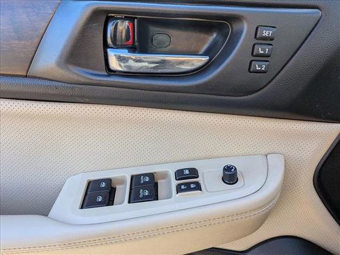 Used 2017 Subaru Outback 2.5i Limited image 15