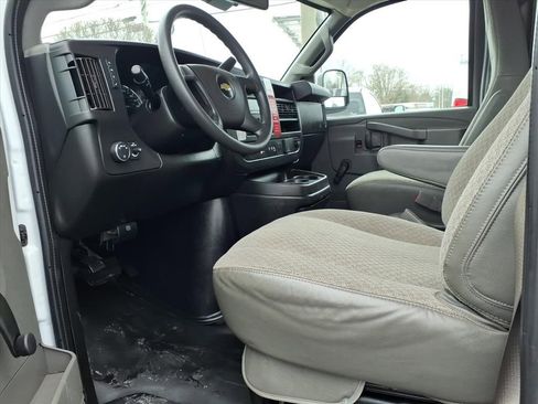 Used 2021 Chevrolet Express 3500 image 10