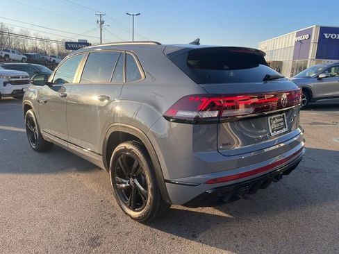 Certified 2025 Volkswagen Atlas Cross Sport SEL R-Line image 2