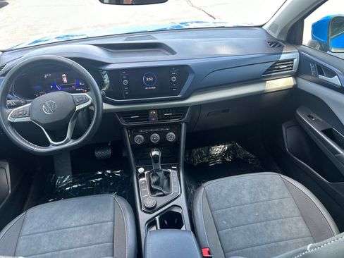 Used 2023 Volkswagen Taos SE w/ Panoramic Sunroof Package AWD/4WD image 15