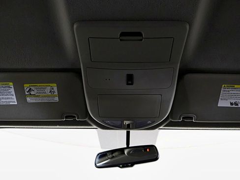 Used 2015 Nissan Titan SV image 49