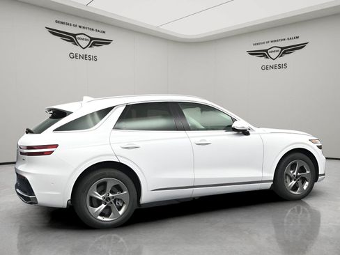 Used 2026 Genesis GV70 2.5T Advanced AWD/4WD image 4