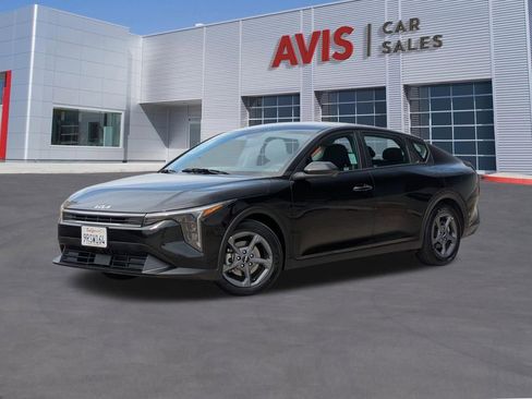 Used 2025 Kia K4 LXS image 1