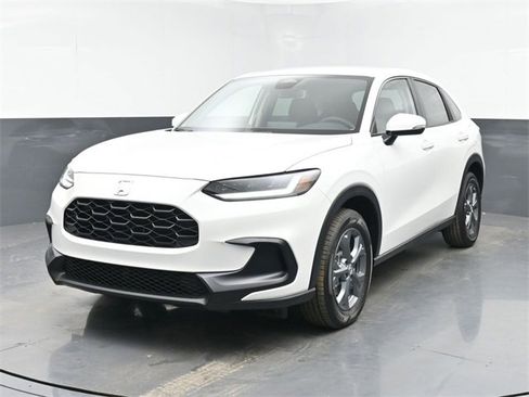 New 2026 Honda HR-V LX image 2