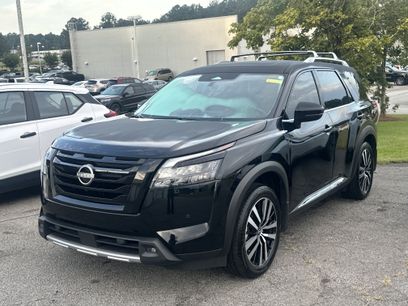 Used 2025 Nissan Pathfinder Platinum w/ Black Appearance Package