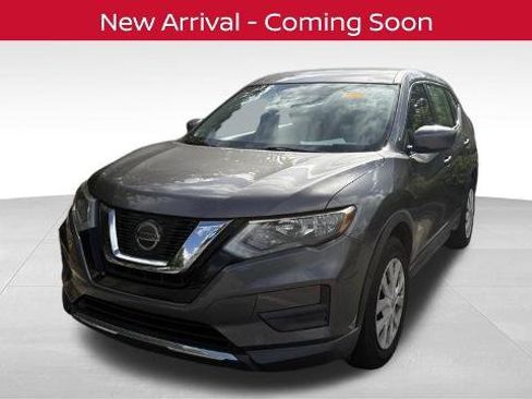 Certified 2019 Nissan Rogue S FWD image 2