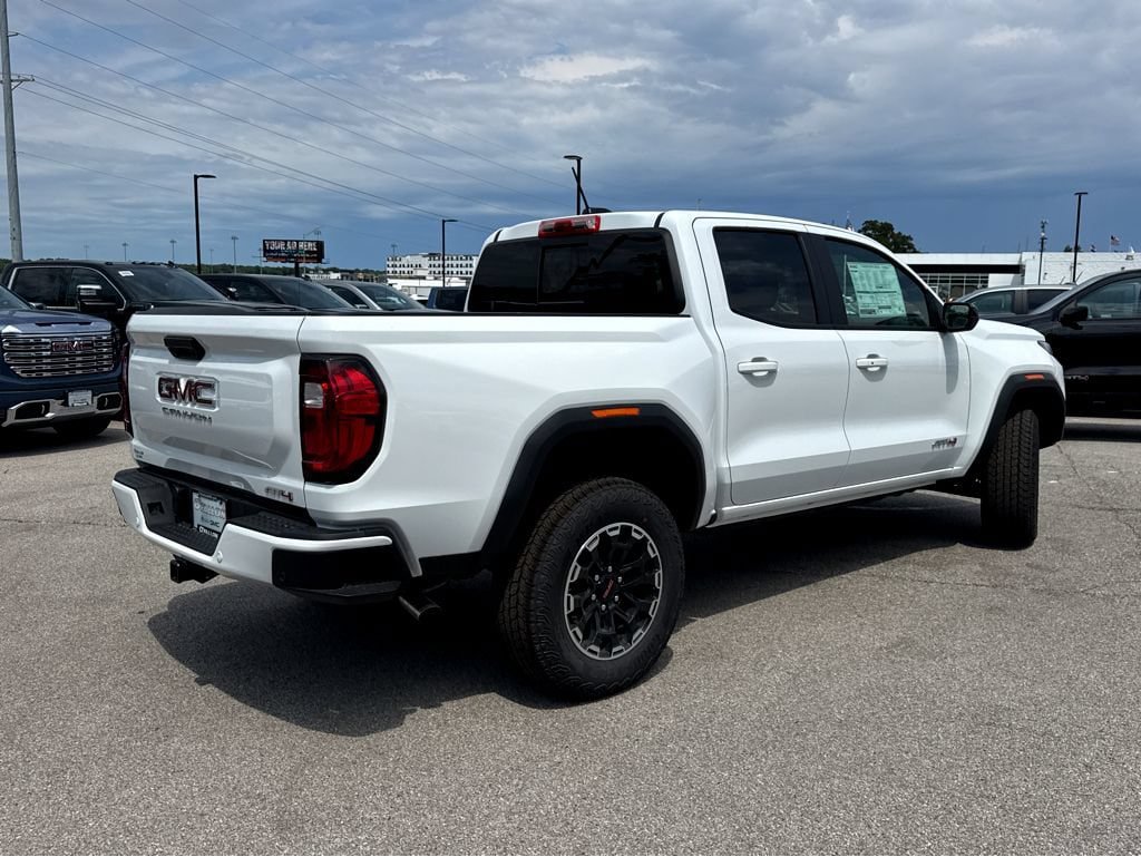 New 2026 GMC Canyon AT4 w/ AT4 Premium Package AWD/4WD image 2