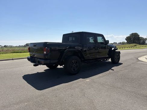 Used 2021 Jeep Gladiator Sport AWD/4WD image 5
