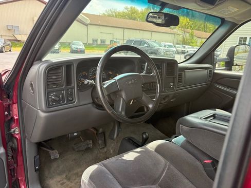 Used 2004 GMC Sierra 2500 SLE w/ Skid Plate Package AWD/4WD image 14