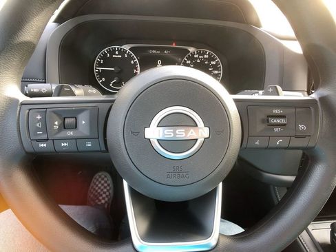 New 2025 Nissan Pathfinder S image 16