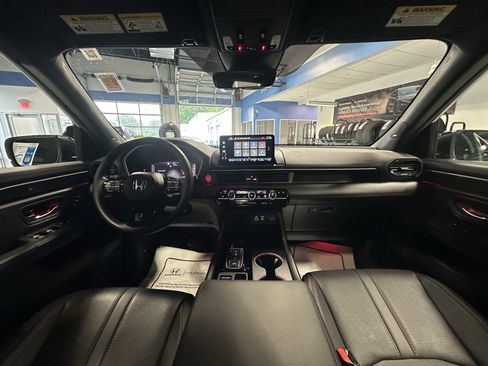 Used 2025 Honda Pilot Black Edition image 2